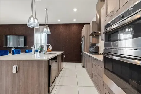 8975 NW 161st Terrace Miami Lakes FL 33018