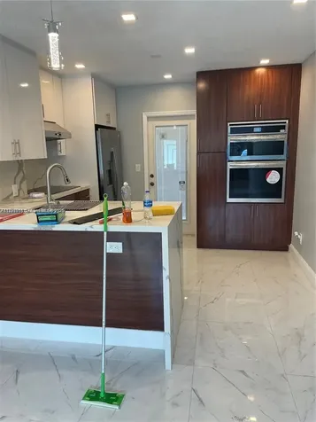1230 NE 148th Street Miami FL 33161