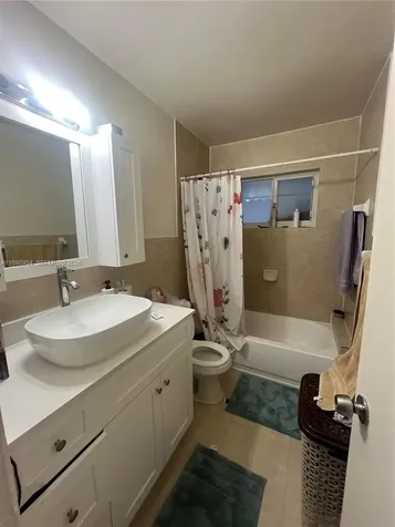 453 E 13th Street Hialeah FL 33010