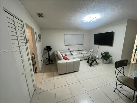 453 E 13th Street Hialeah FL 33010