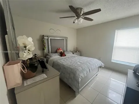 453 E 13th Street Hialeah FL 33010