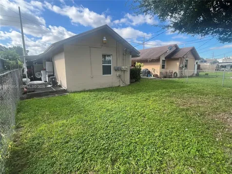 453 E 13th Street Hialeah FL 33010