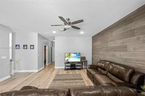 4401 NW 41st Place Coconut Creek FL 33073