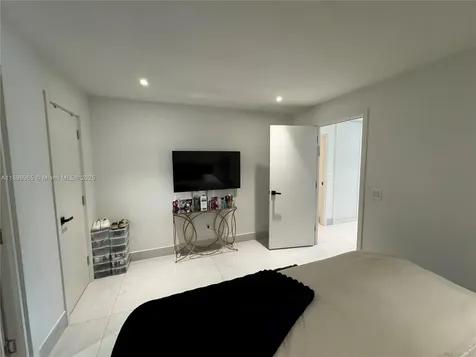 4943 SW 33rd Way Hollywood FL 33312