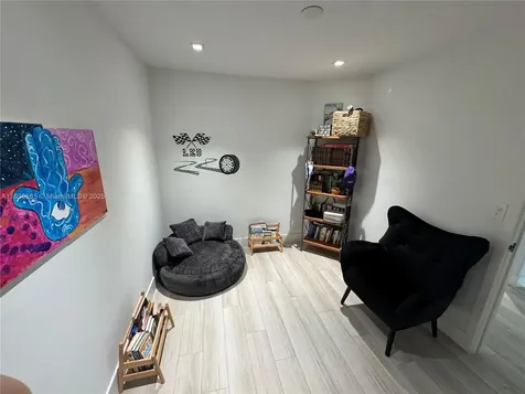 4943 SW 33rd Way Hollywood FL 33312