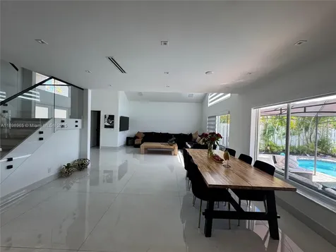 4943 SW 33rd Way Hollywood FL 33312