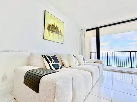 2101 S Ocean Drive Hollywood FL 33019