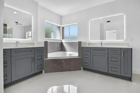 11244 NW 58th Terrace Doral FL 33178