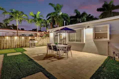 1124 NE 6th Street Hallandale Beach FL 33009
