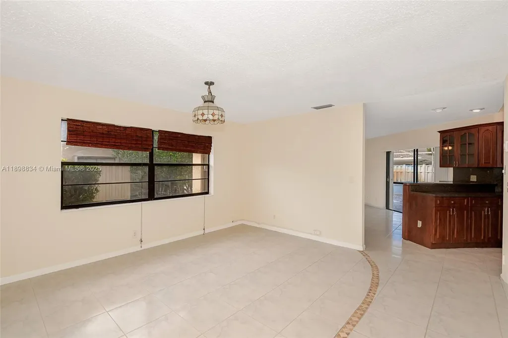 880 NW 110th Avenue Coral Springs FL 33071