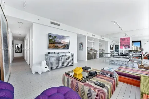 2201 Collins Avenue Miami Beach FL 33139