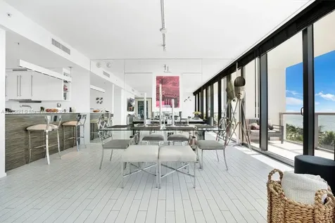 2201 Collins Avenue Miami Beach FL 33139