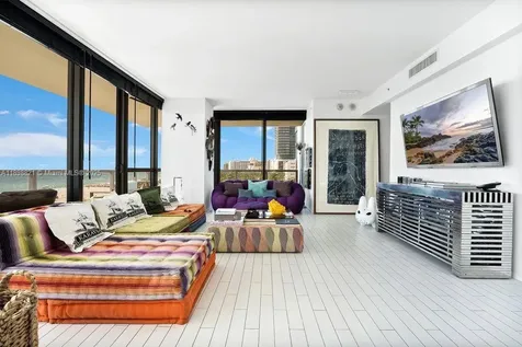 2201 Collins Avenue Miami Beach FL 33139