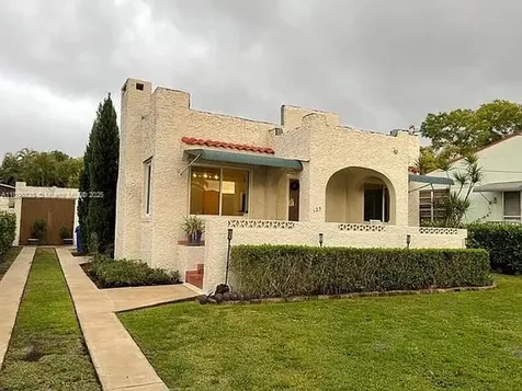 125 SW 32nd Court Road Miami FL 33135