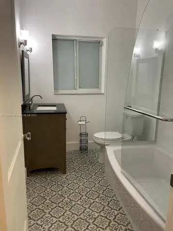 125 SW 32nd Court Road Miami FL 33135