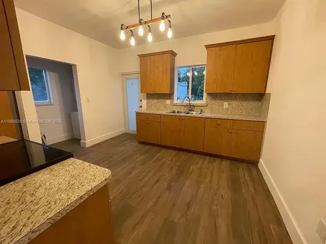 125 SW 32nd Court Road Miami FL 33135