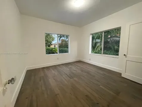 125 SW 32nd Court Road Miami FL 33135