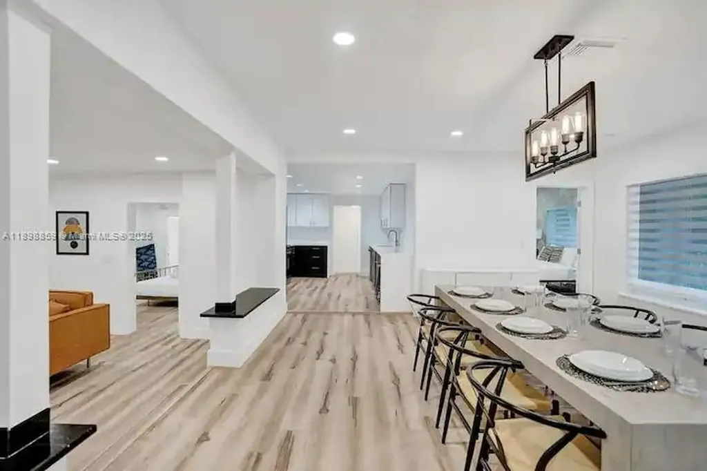 2100 SW 28th Way Fort Lauderdale FL 33312