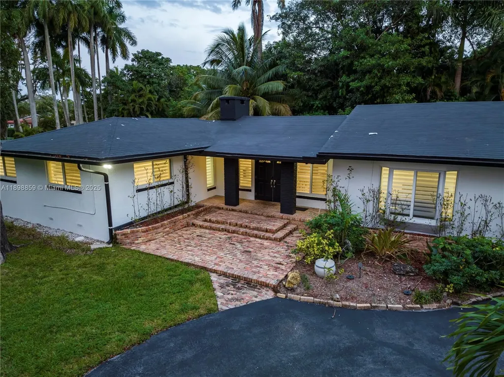 2100 SW 28th Way Fort Lauderdale FL 33312