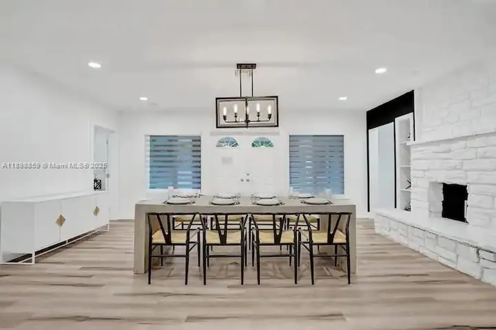 2100 SW 28th Way Fort Lauderdale FL 33312