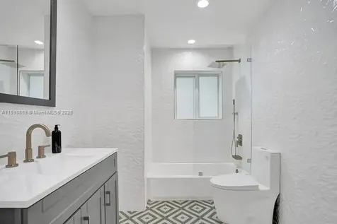 2100 SW 28th Way Fort Lauderdale FL 33312