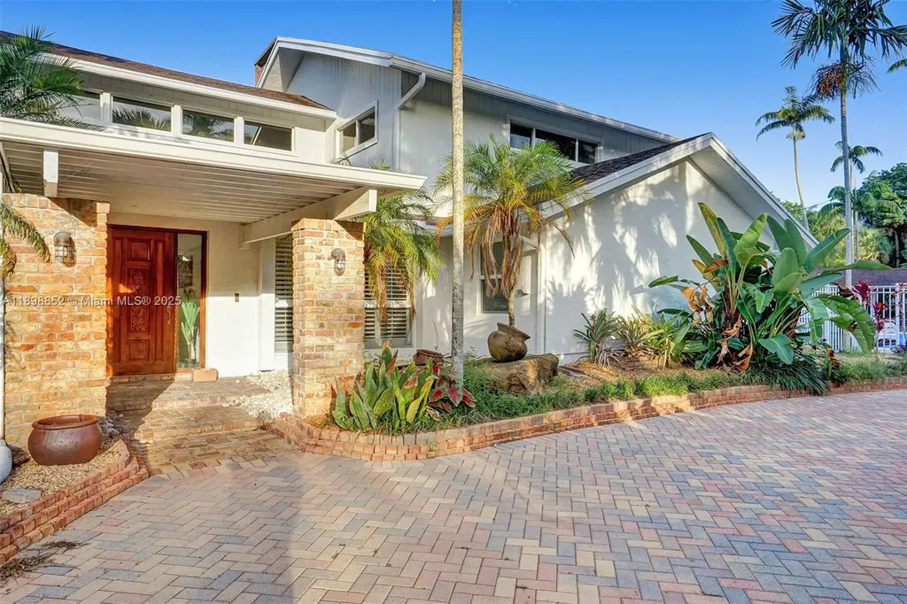 2120 SW 28th Way Fort Lauderdale FL 33312