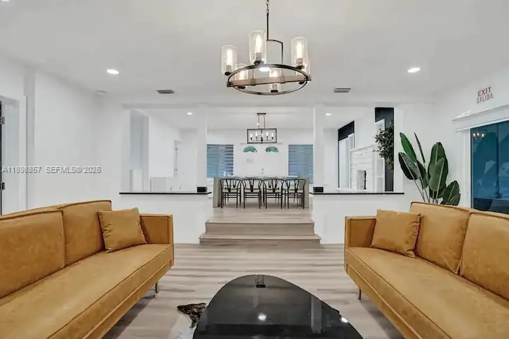 2100 SW 28th Way Fort Lauderdale FL 33312