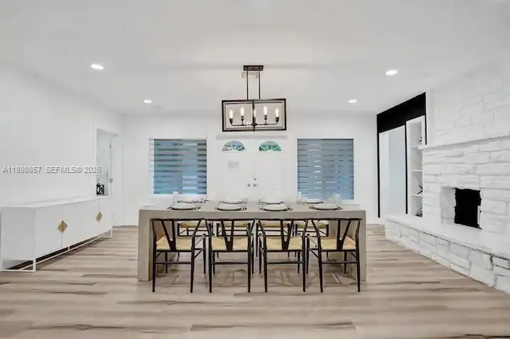2100 SW 28th Way Fort Lauderdale FL 33312