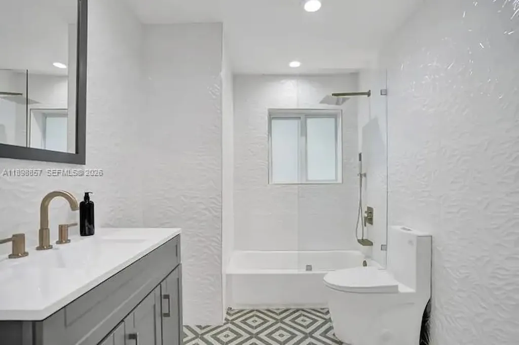 2100 SW 28th Way Fort Lauderdale FL 33312