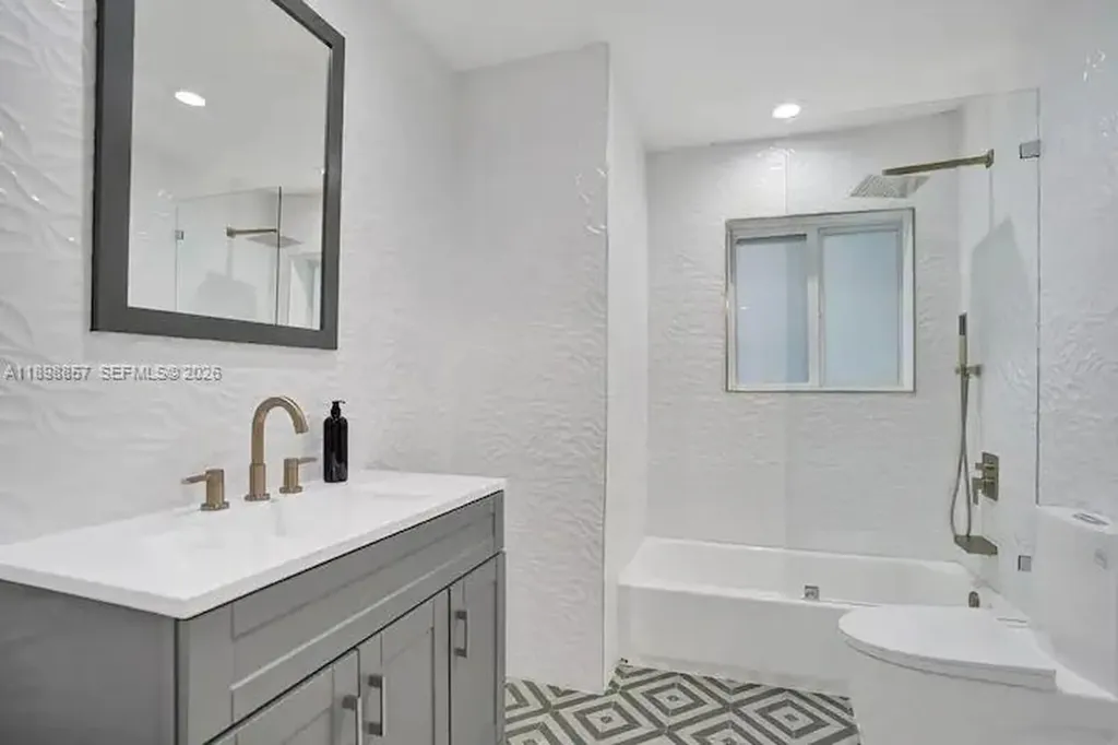 2100 SW 28th Way Fort Lauderdale FL 33312