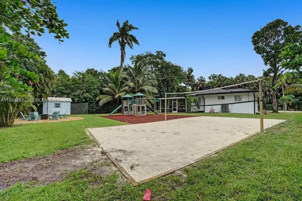 2100 SW 28th Way Fort Lauderdale FL 33312