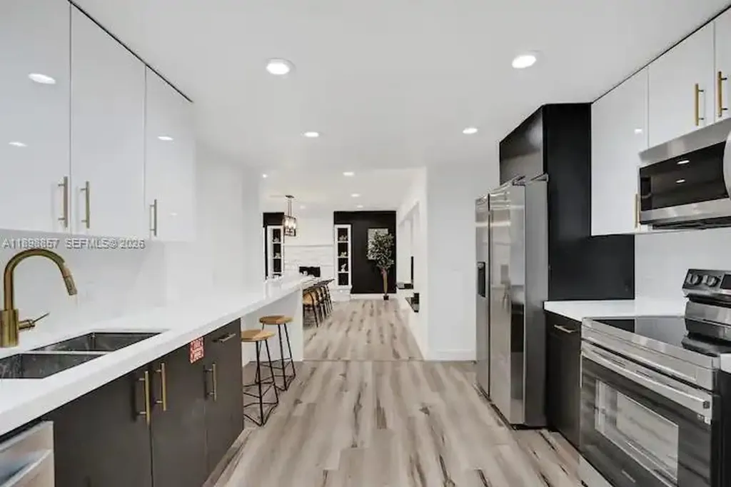 2100 SW 28th Way Fort Lauderdale FL 33312