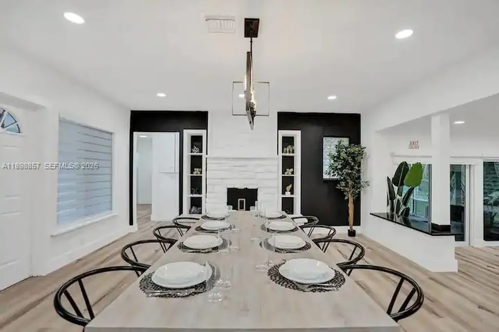 2100 SW 28th Way Fort Lauderdale FL 33312