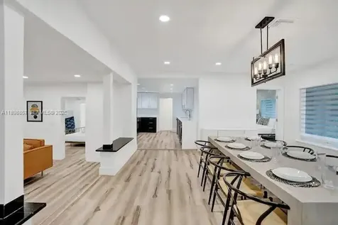 2100 SW 28th Way Fort Lauderdale FL 33312