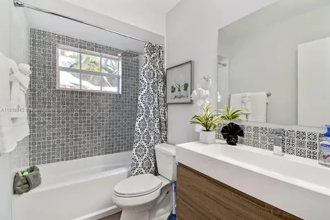 1305 Funston Street Hollywood FL 33019