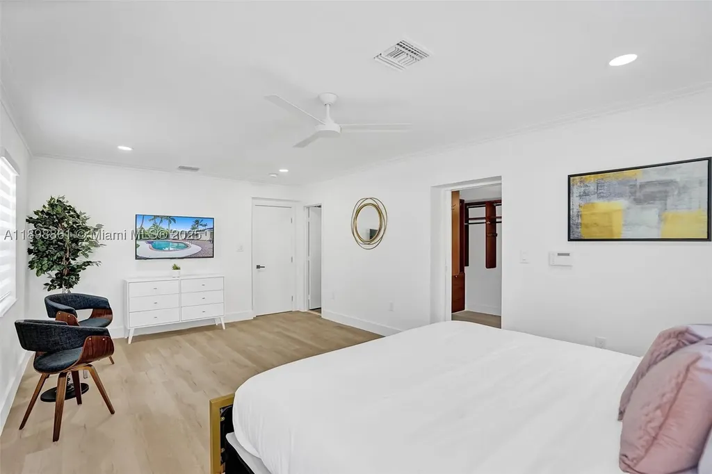 725 Harrison Street Hollywood FL 33019