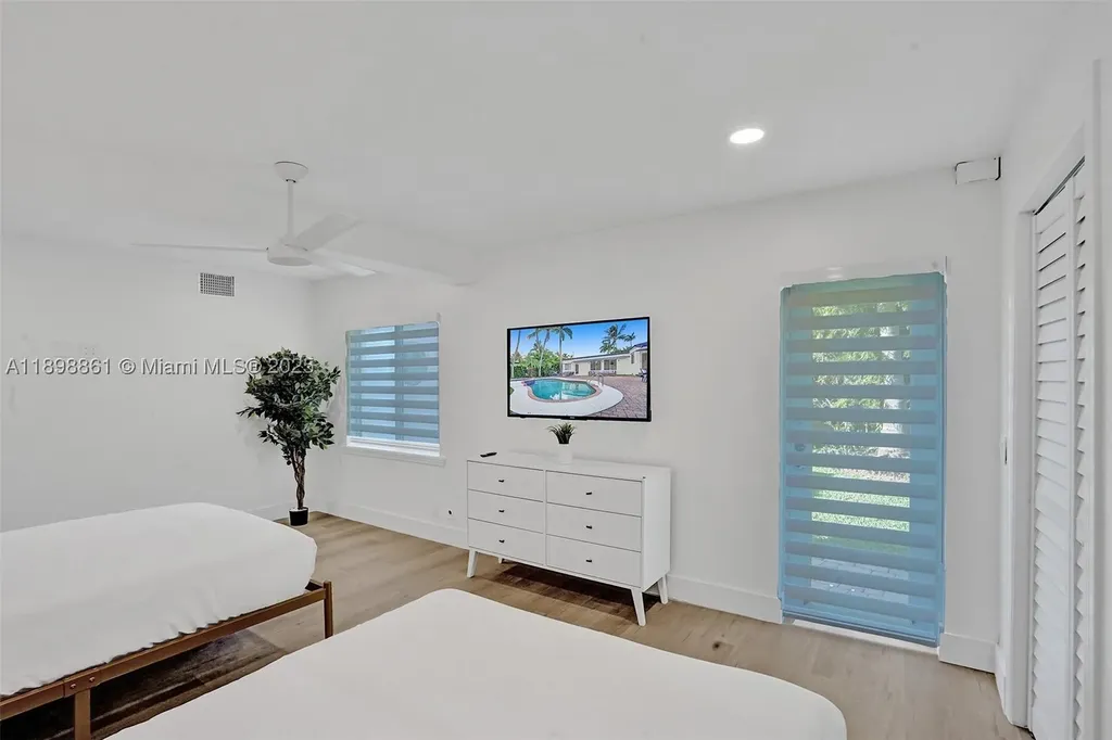 725 Harrison Street Hollywood FL 33019
