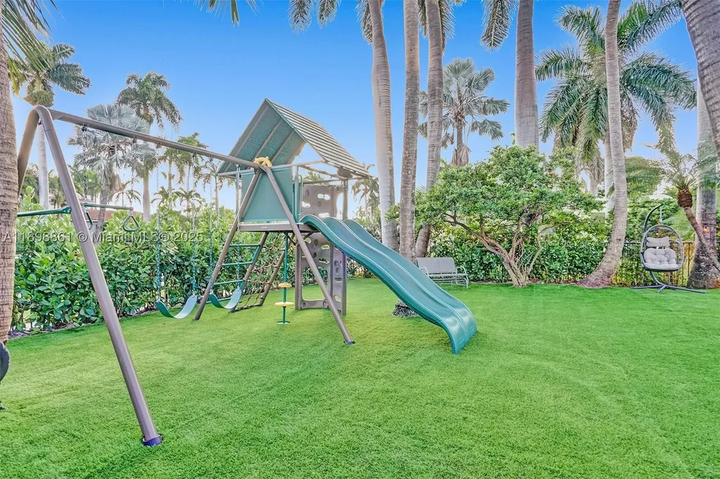 725 Harrison Street Hollywood FL 33019