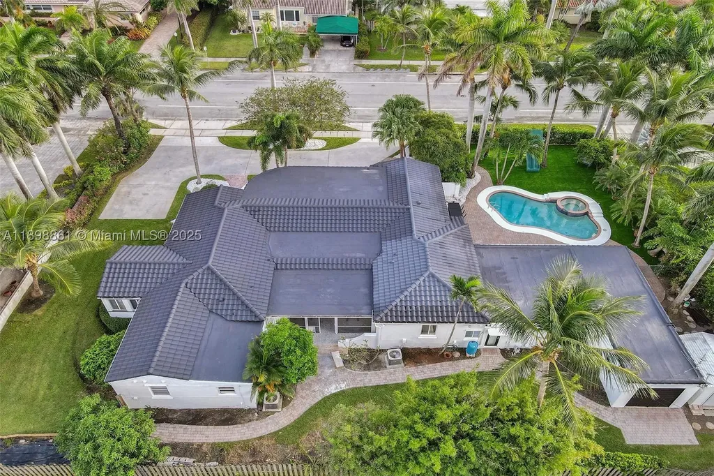 725 Harrison Street Hollywood FL 33019