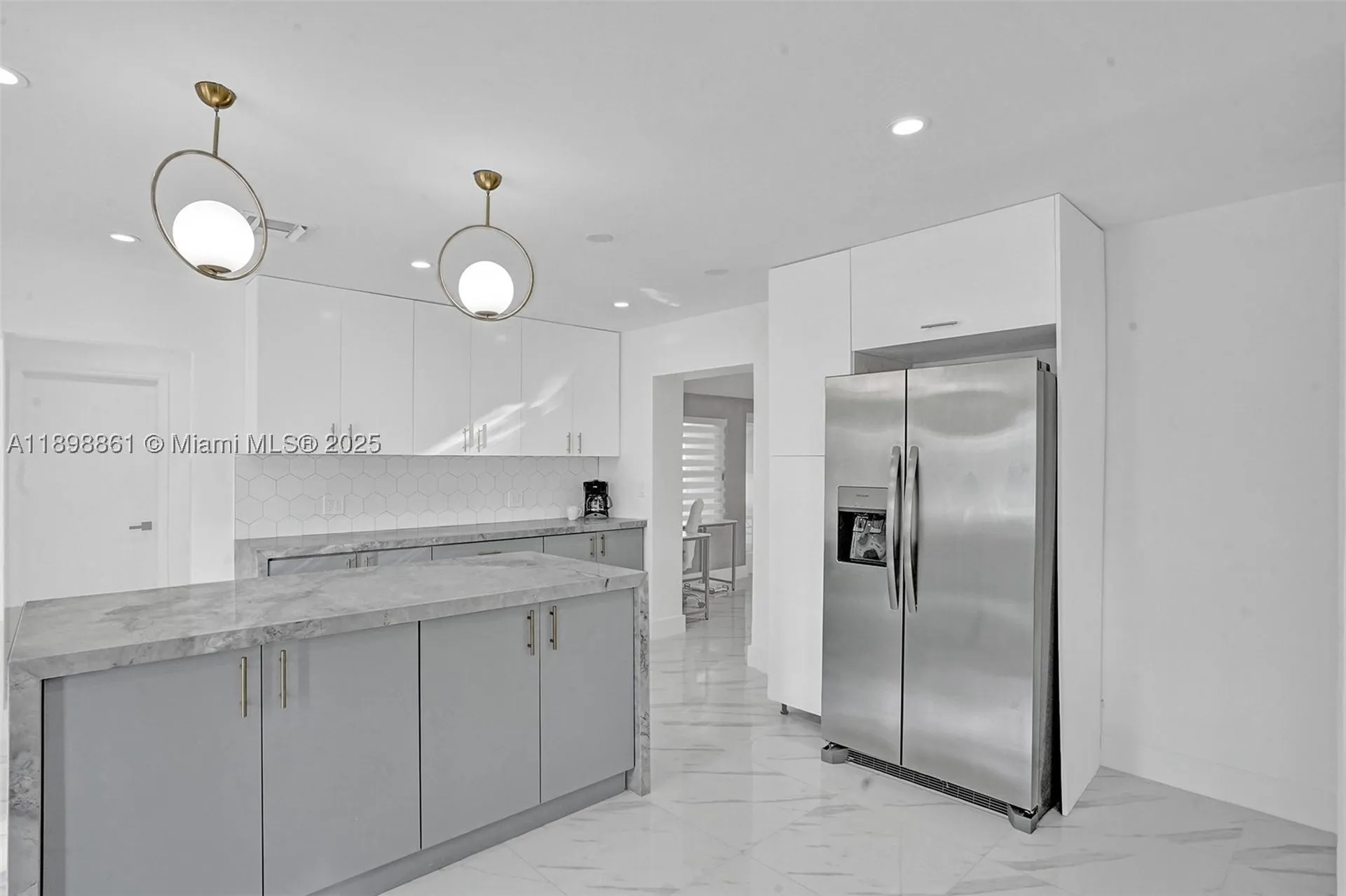 725 Harrison Street Hollywood FL 33019