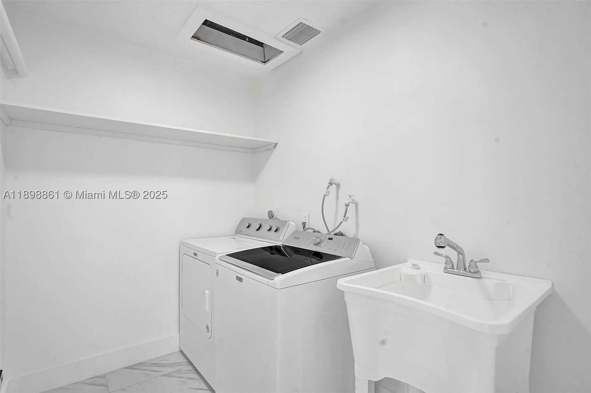 725 Harrison Street Hollywood FL 33019