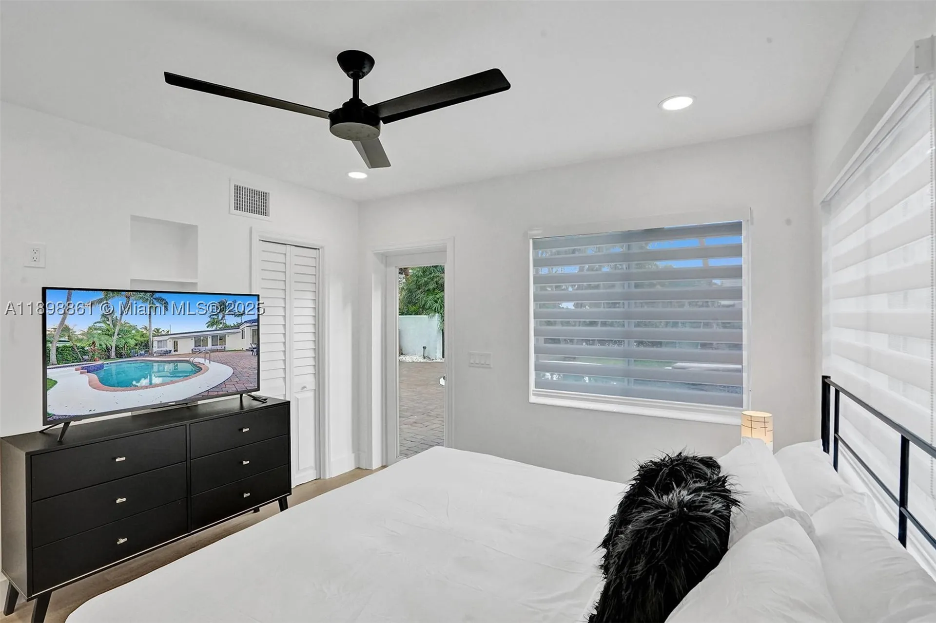 725 Harrison Street Hollywood FL 33019