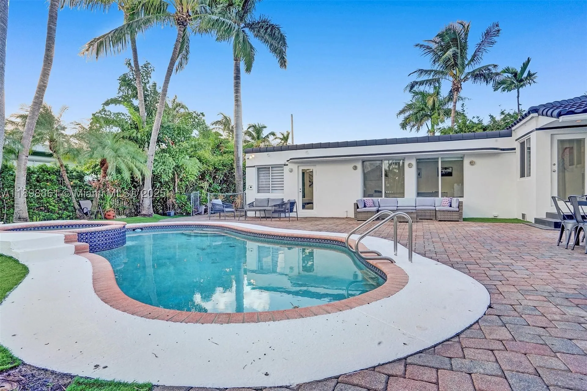 725 Harrison Street Hollywood FL 33019