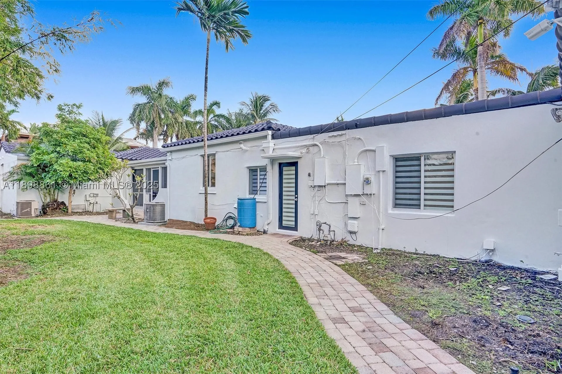 725 Harrison Street Hollywood FL 33019