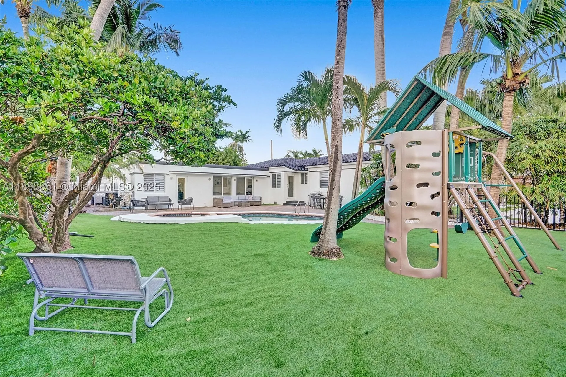 725 Harrison Street Hollywood FL 33019