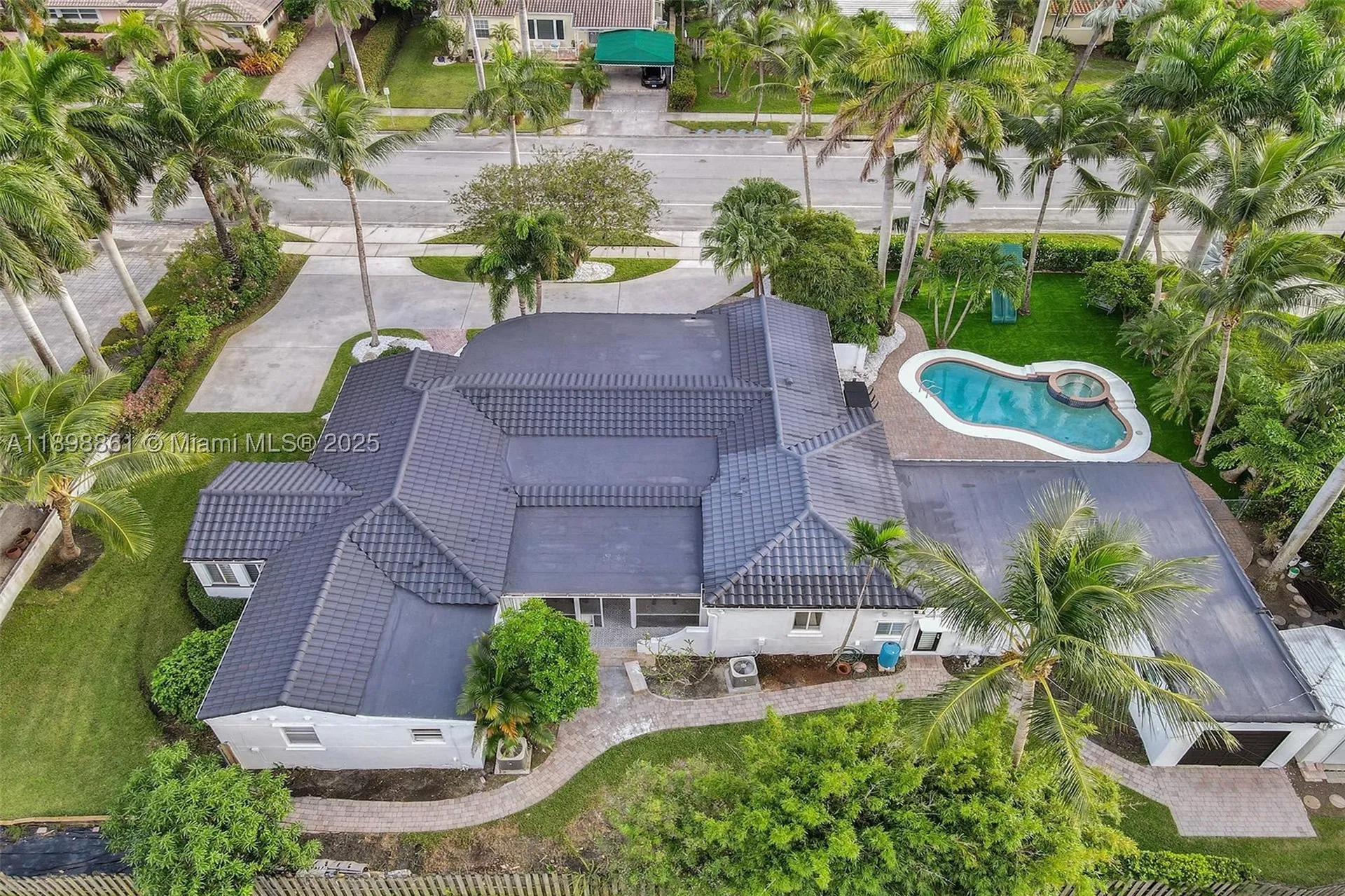 725 Harrison Street Hollywood FL 33019