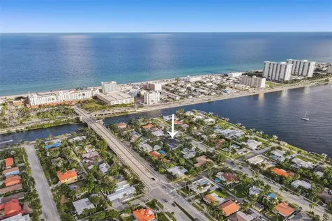 725 Harrison Street Hollywood FL 33019