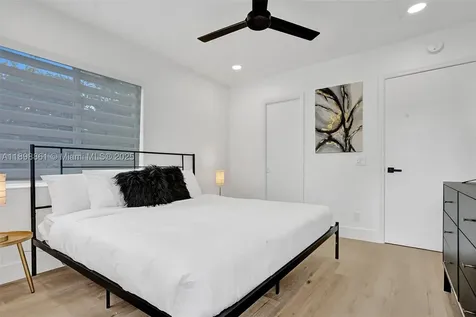 725 Harrison Street Hollywood FL 33019