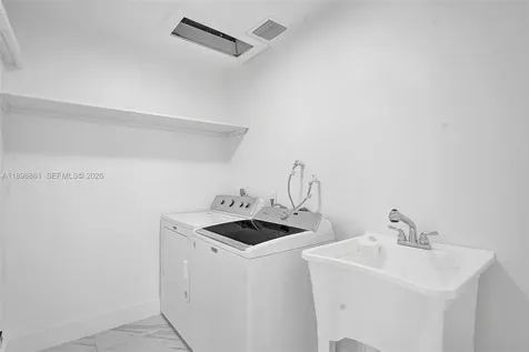 725 Harrison Street Hollywood FL 33019