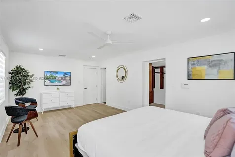 725 Harrison Street Hollywood FL 33019